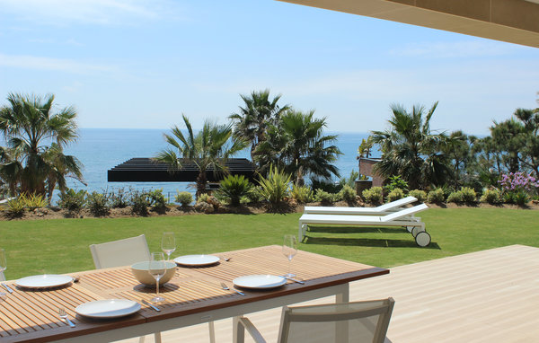 Apartment - Estepona , Spain - EAN106 101