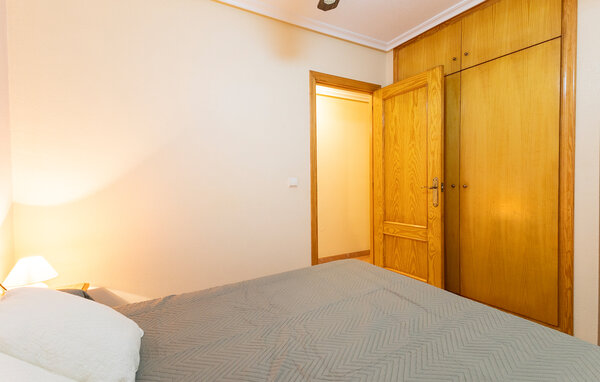 Apartamento - Torrevieja , España - EBC216 601