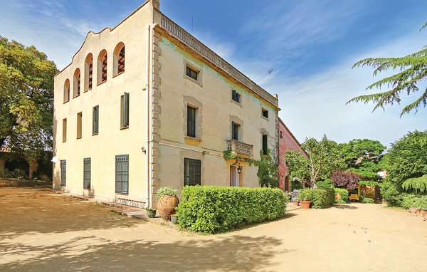 Domy wakacyjne - Vilanova del Vallès , Hiszpania - EBN737 2