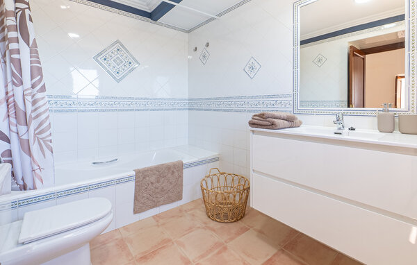 Casa de vacaciones Lovely Home with Sea View