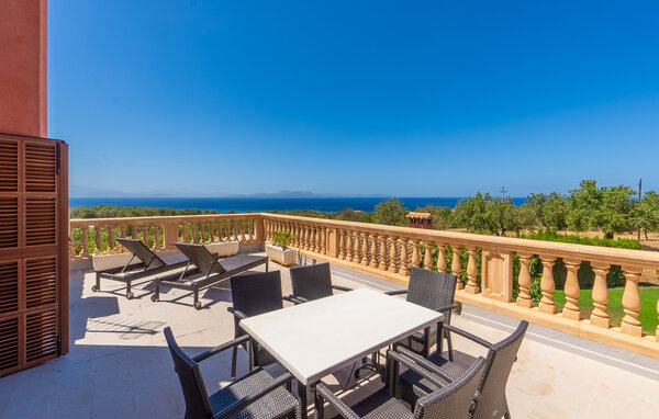 Casa de vacaciones Lovely Home with Sea View
