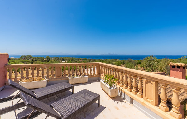 Casa de vacaciones Lovely Home with Sea View
