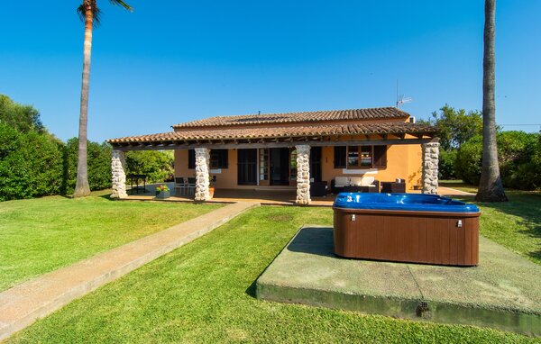 Holiday Home - Pollentia, Alcudia , Spain - EMF025 4