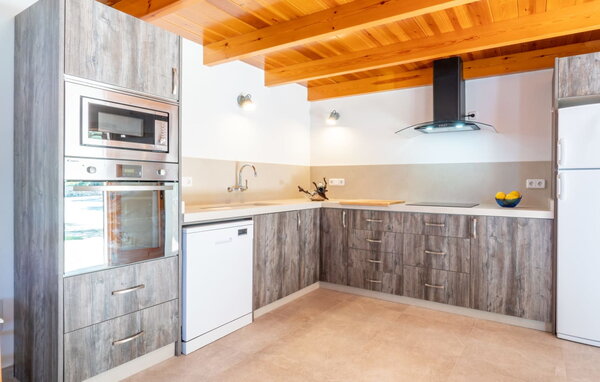 Holiday Home - Pequena, Arta , Spain - EMF074 403