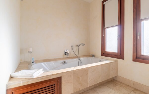 Holiday Home - Luxury Golf d'Or, Portocolom , Spain - EMF190 701