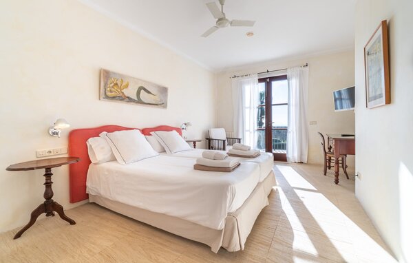 Holiday Home - Luxury Golf d'Or, Portocolom , Spain - EMF190 601