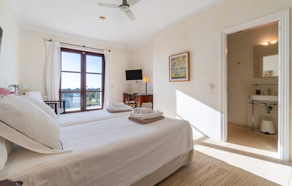 Holiday Home - Luxury Golf d'Or, Portocolom , Spain - EMF190 602