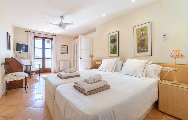Holiday Home - Luxury Golf d'Or, Portocolom , Spain - EMF190 610