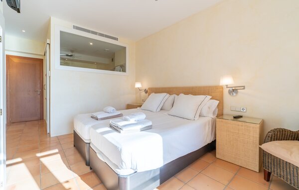 Holiday Home - Luxury Golf d'Or, Portocolom , Spain - EMF190 612
