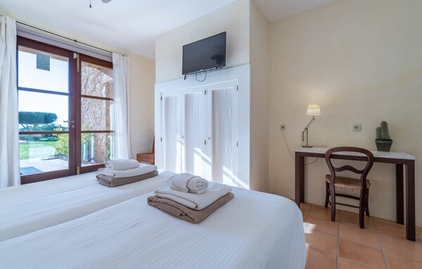 Holiday Home - Luxury Golf d'Or, Portocolom , Spain - EMF190 613