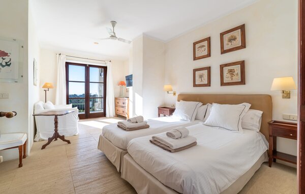 Holiday Home - Luxury Golf d'Or, Portocolom , Spain - EMF190 615