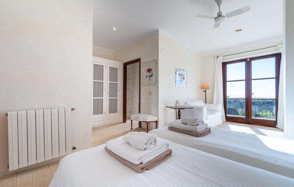 Holiday Home - Luxury Golf d'Or, Portocolom , Spain - EMF190 617