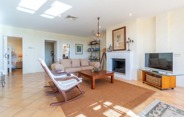 Holiday Home - Luxury Golf d'Or, Portocolom , Spain - EMF190 304