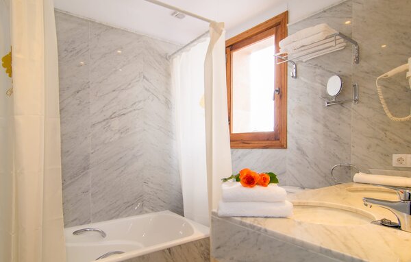Holiday Home - Palmeral, Petra , Spain - EMF199 702