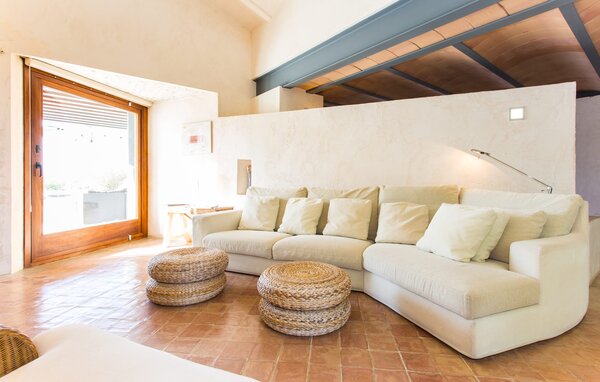 Holiday Home - Eucalipto, Arta , Spain - EMF404 9