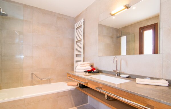 Holiday Home - Hasta la Vista, Felanitx , Spain - EMF408 704