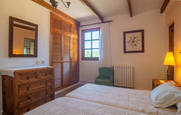 Domy wakacyjne - Can Jener, Muro , Hiszpania - EMF519 603