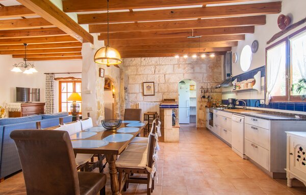 Domy wakacyjne - Can Jener, Muro , Hiszpania - EMF519 401