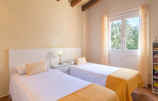 Holiday Home - Na Creu Vella, Arta , Spain - EMF531 604