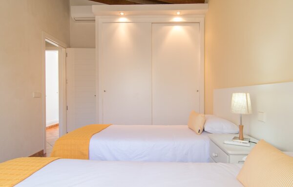 Holiday Home - Na Creu Vella, Arta , Spain - EMF531 605
