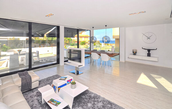 Casa de vacaciones - Blaveta, Son Serra de Marina , España - EMF595 4