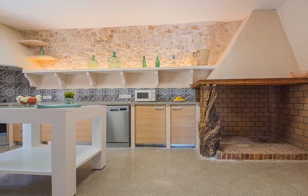 Holiday Home - Alcudiarrom, Vilafranca de Bonany , Spain - EMF699 403
