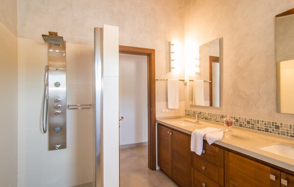 Holiday Home - Casa Manolo, Arta , Spain - EMF723 703