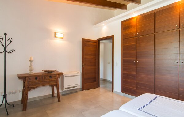 Holiday Home - Casa Manolo, Arta , Spain - EMF723 604