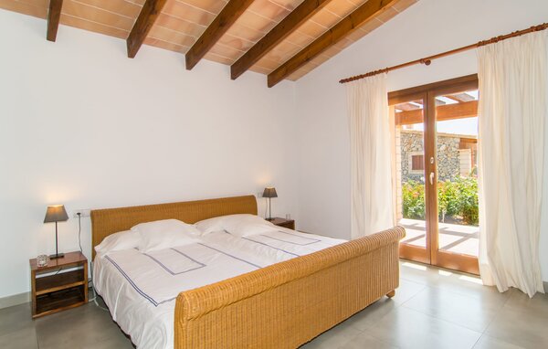 Holiday Home - Casa Manolo, Arta , Spain - EMF723 607