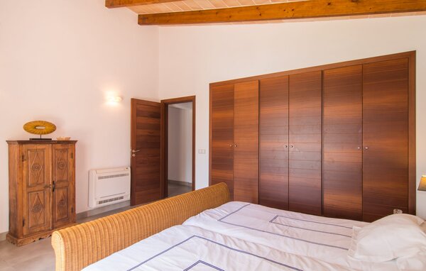 Holiday Home - Casa Manolo, Arta , Spain - EMF723 609