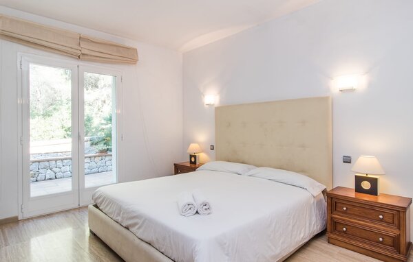 Holiday Home - Cocodrilo, Alcudia , Spain - EMF767 601