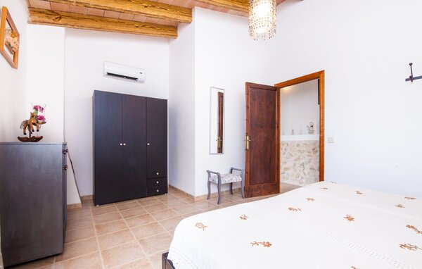 Holiday Home - Sa Caseta den Tronca, Sant Joan , Spain - EMF875 603