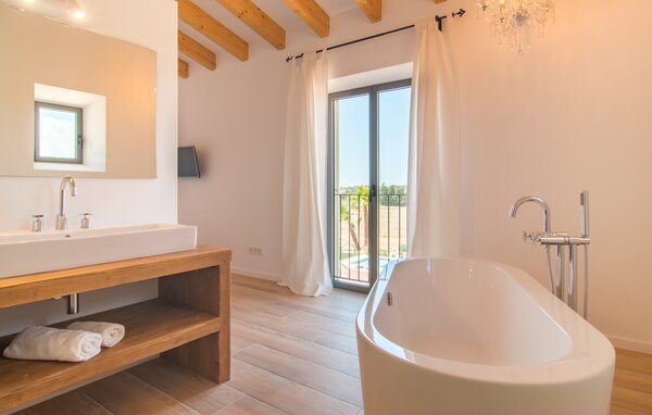 Holiday Home - Son Bennassar Ses Figueres, Felanitx , Spain - EMF896 706