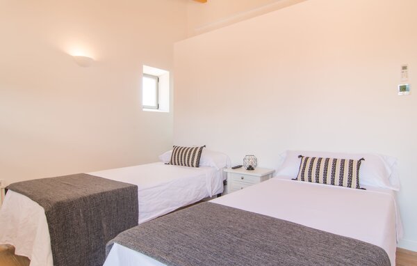Holiday Home - Son Bennassar Ses Figueres, Felanitx , Spain - EMF896 606