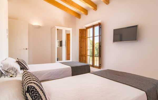 Holiday Home - Son Bennassar Ses Figueres, Felanitx , Spain - EMF896 607