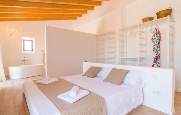 Holiday Home - Son Bennassar Ses Figueres, Felanitx , Spain - EMF896 611