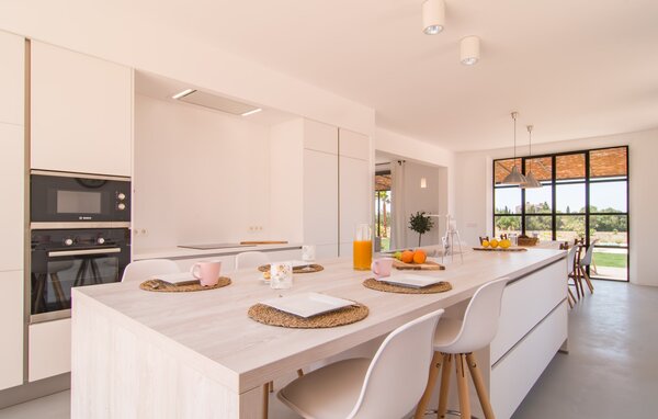 Holiday Home - Son Bennassar Ses Figueres, Felanitx , Spain - EMF896 403
