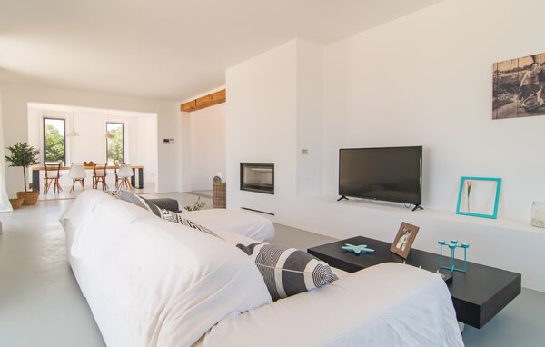 Holiday Home - Son Bennassar Ses Figueres, Felanitx , Spain - EMF896 305