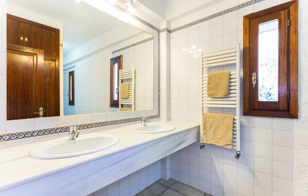 Holiday Home - Sa Tanca Nova, Cala dOr , Spain - EMF945 703