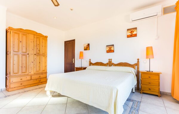Holiday Home - Sa Tanca Nova, Cala dOr , Spain - EMF945 602