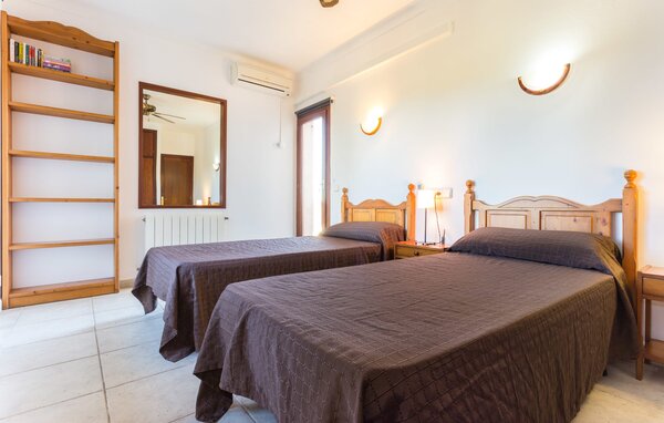 Holiday Home - Sa Tanca Nova, Cala dOr , Spain - EMF945 608