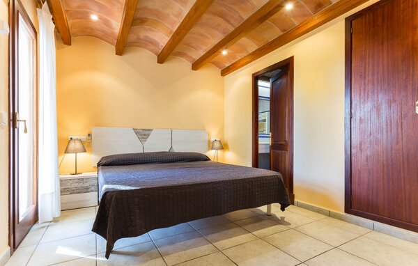 Holiday Home - Sa Tanca Nova, Cala dOr , Spain - EMF945 610