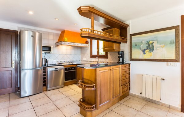 Holiday Home - Sa Tanca Nova, Cala dOr , Spain - EMF945 402