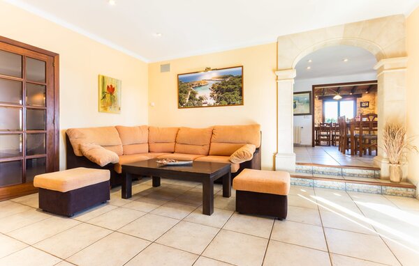 Holiday Home - Sa Tanca Nova, Cala dOr , Spain - EMF945 301