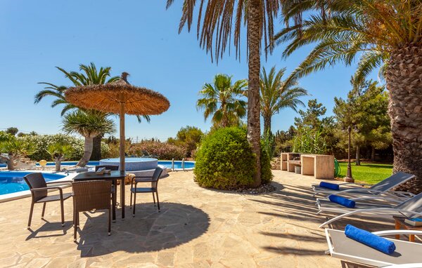 Holiday Home - Sa Tanca Nova, Cala dOr , Spain - EMF945 102
