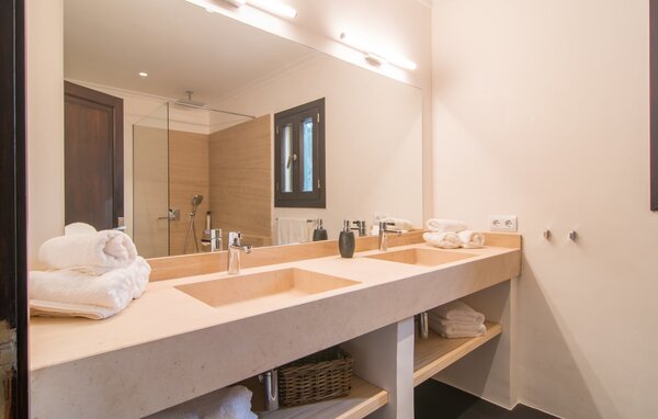 Holiday Home - Ca Na Cristina de Carrossa, Arta , Spain - EMF946 701