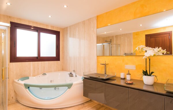 Holiday Home - Puig Verd, Felanitx , Spain - EMF953 701