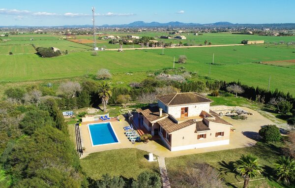 Holiday Home - Sa Gravera de Sa Barrala, Ses Covetes , Spain - EMF975 83