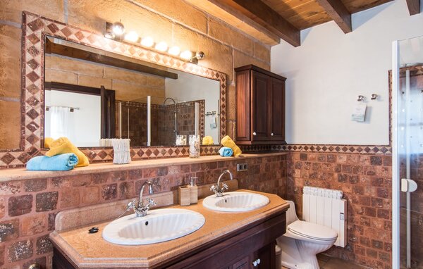Casa de vacaciones - Can Parpal, Sant Llorenc , España - EMI018 701