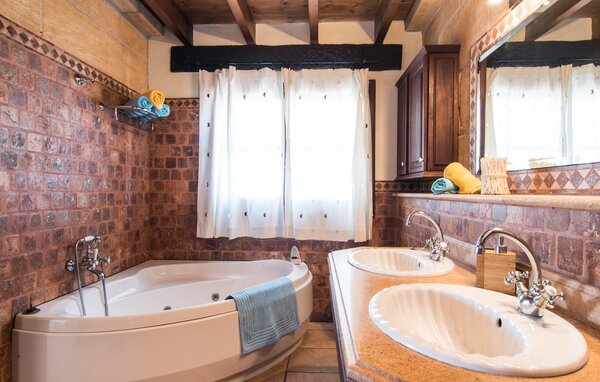 Casa de vacaciones - Can Parpal, Sant Llorenc , España - EMI018 702